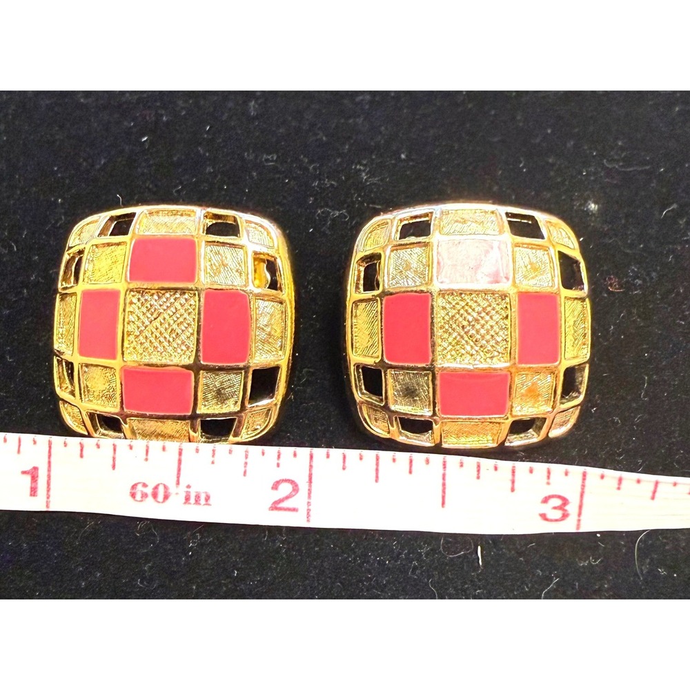 Avon Checkerboard Dome pink Enamel & Gold Tone Earrings